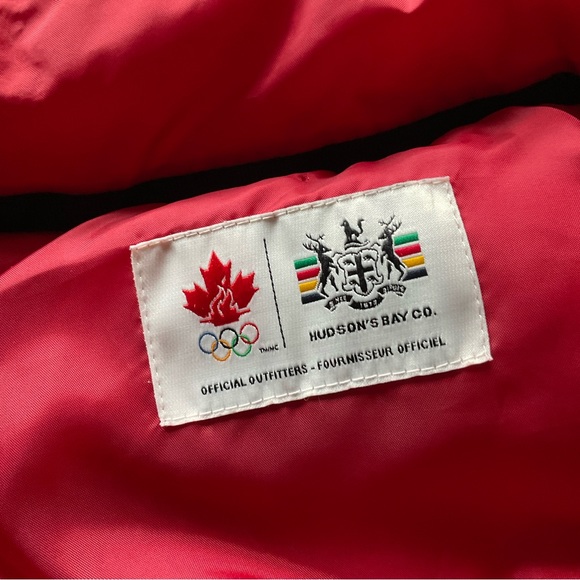The Hudson's Bay Co 2010 Vancouver Olympics Red Puffer‎ Vest Girls 10/12 - Picture 3 of 5
